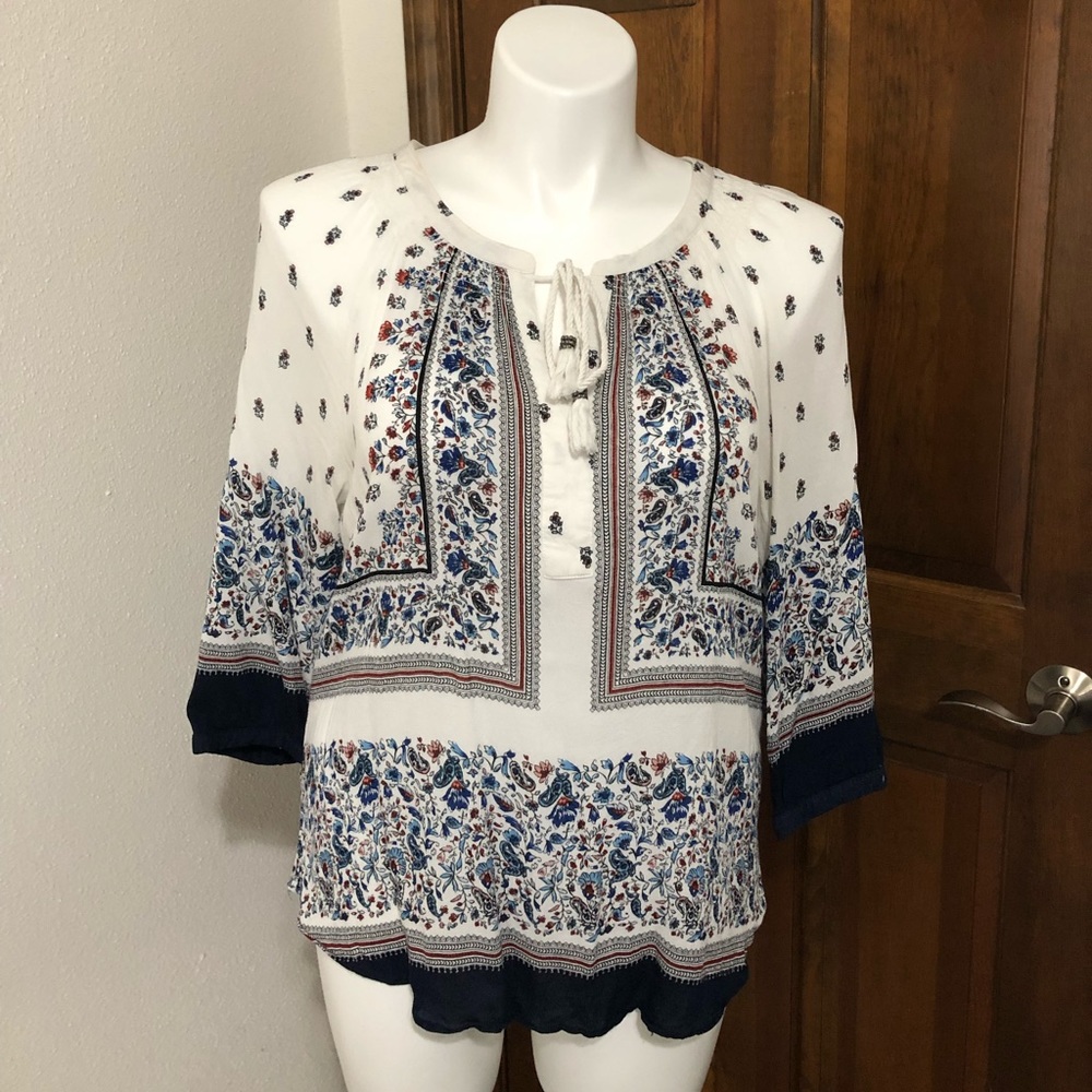 Feminine floral shirt